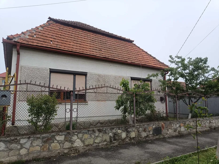 ПРОДАЖ 2-х кімнатного БУДИНКУ у чудовому районі Берегова, 73 квм,6 сот