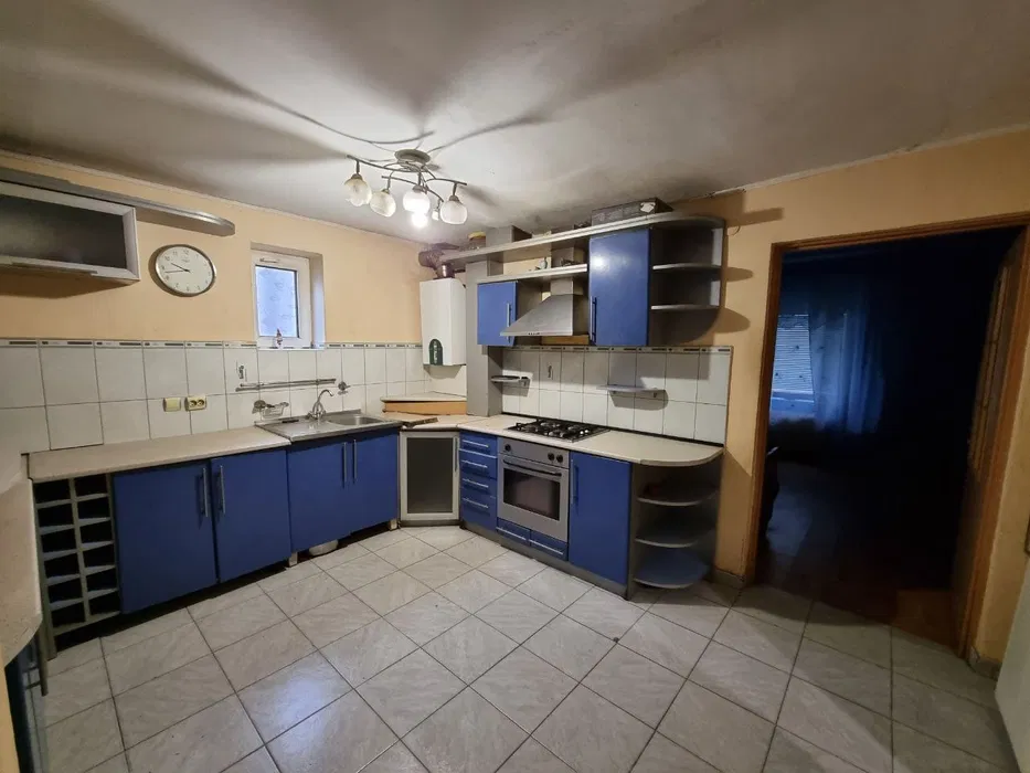 Продам будинок+магазин в Берегово: з меблями, 13,6 соток