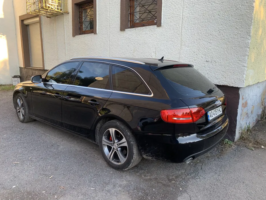 Продам машину Audi a4 2011