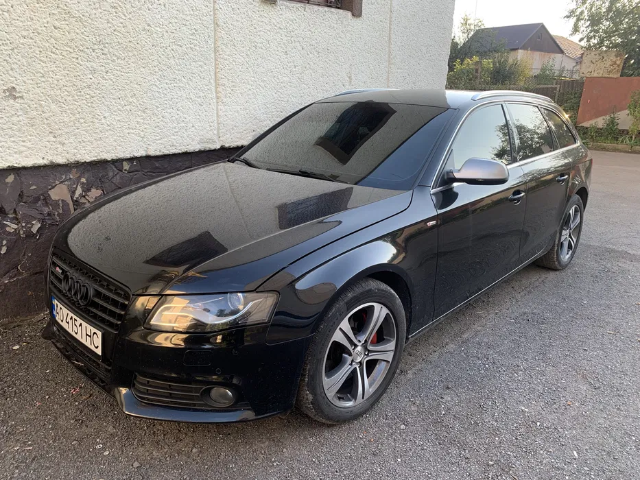 Продам машину Audi a4 2011