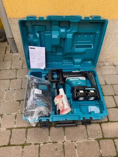 Перфоратор аккумуляторный Makita DHR400