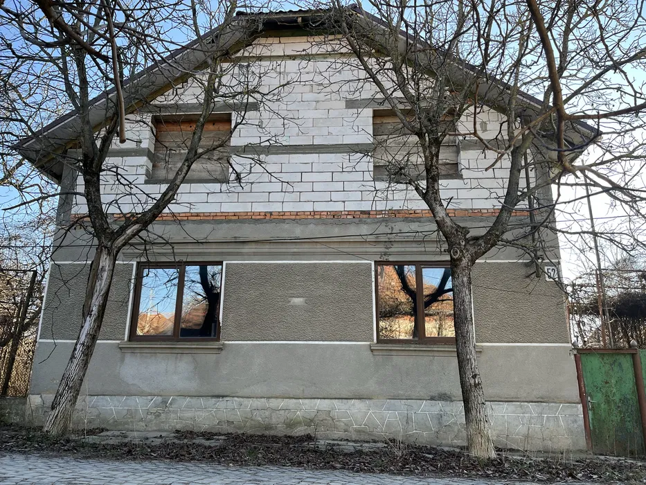 Дім 243 м2, ділянка 7 сотин, Берегово Бартока Бейли 52.