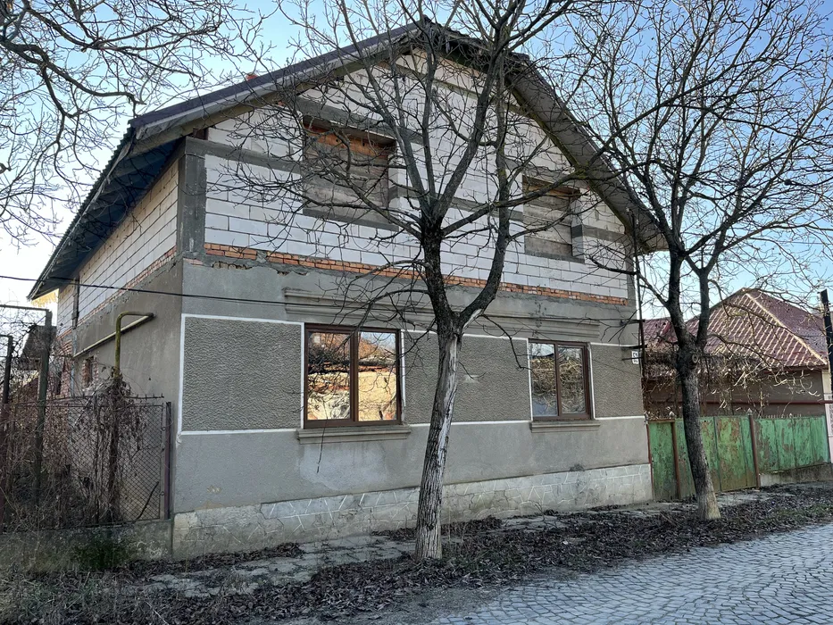 Дім 243 м2, ділянка 7 сотин, Берегово Бартока Бейли 52.
