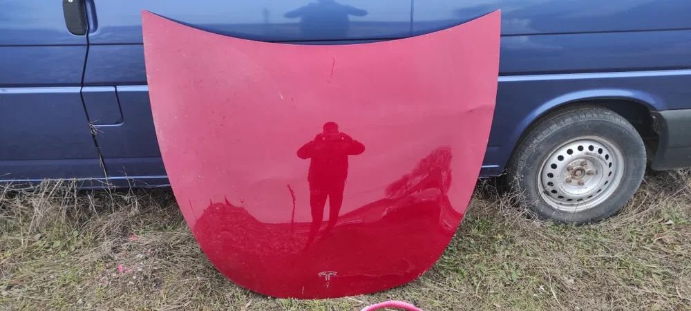 Капот тесла у tesla model Y