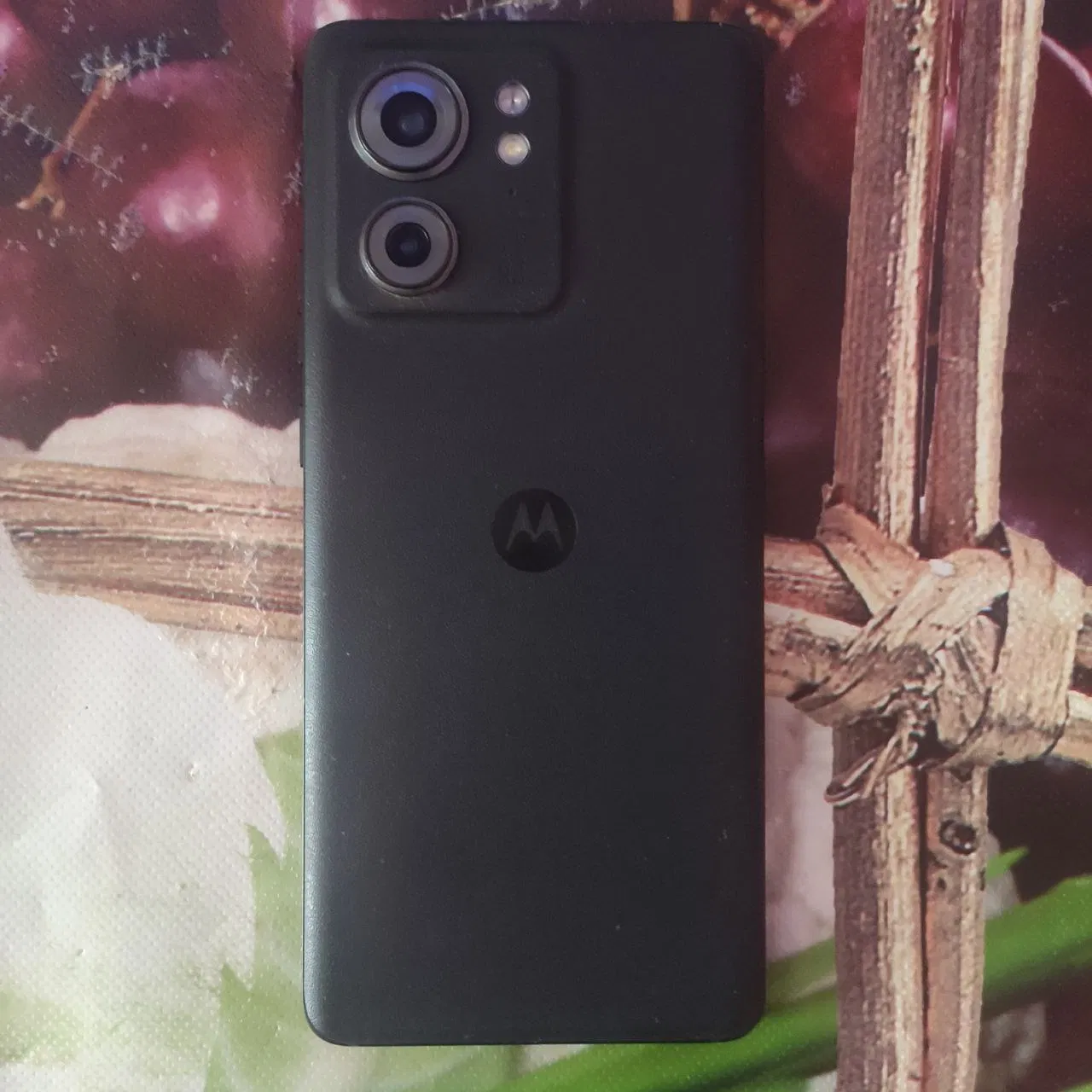 Motorola Edge 40 8/256 Телефон у ідеальному стані. Все оригінальне.