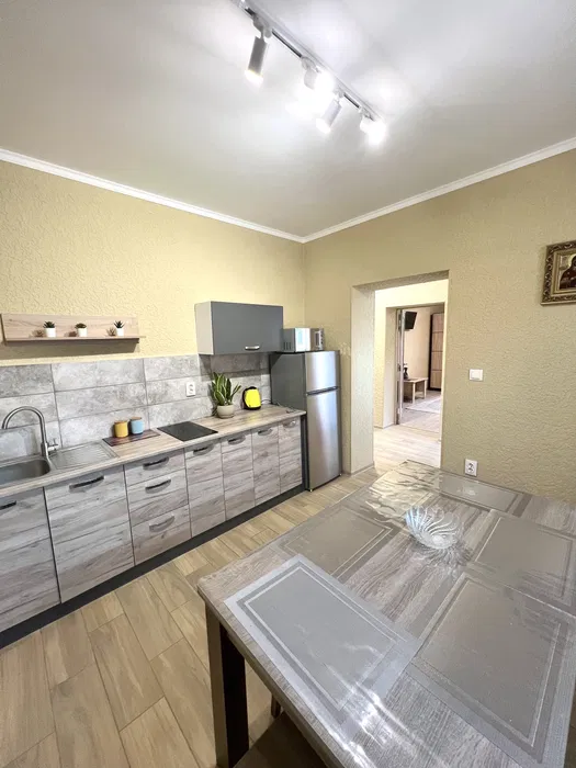 Житло в будинку 2-3 хв.від термальних басейнів пішки.