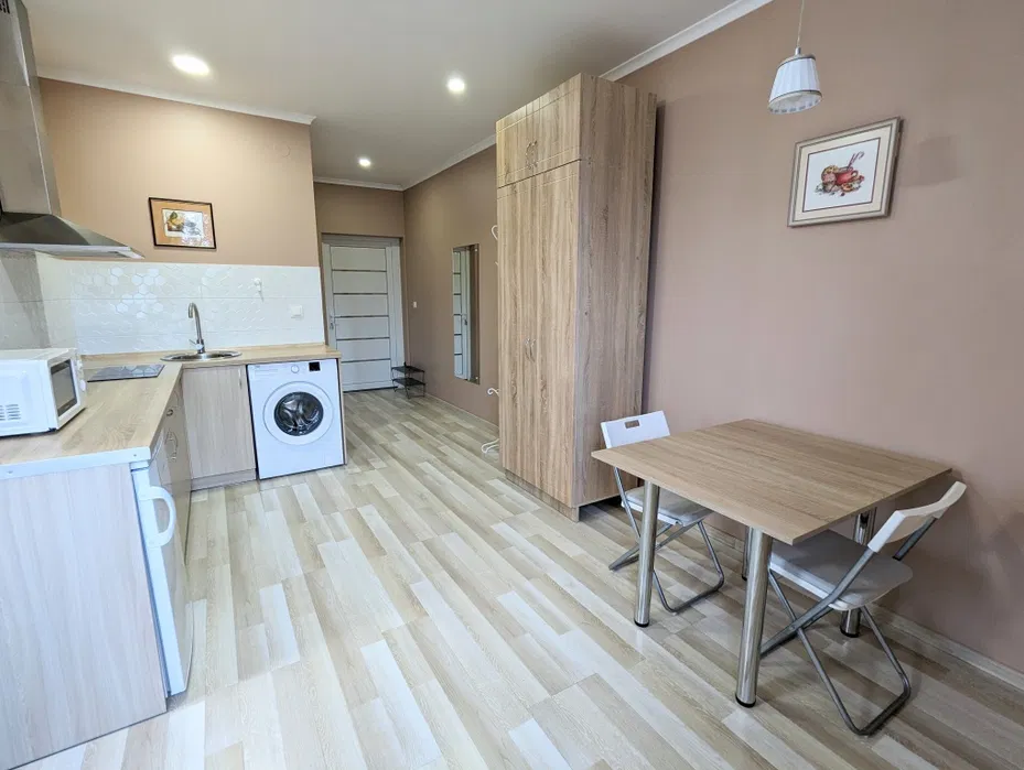 ВІЛЬНО 1-8.10 Житло подобово апартамент 7 хв. від басейну