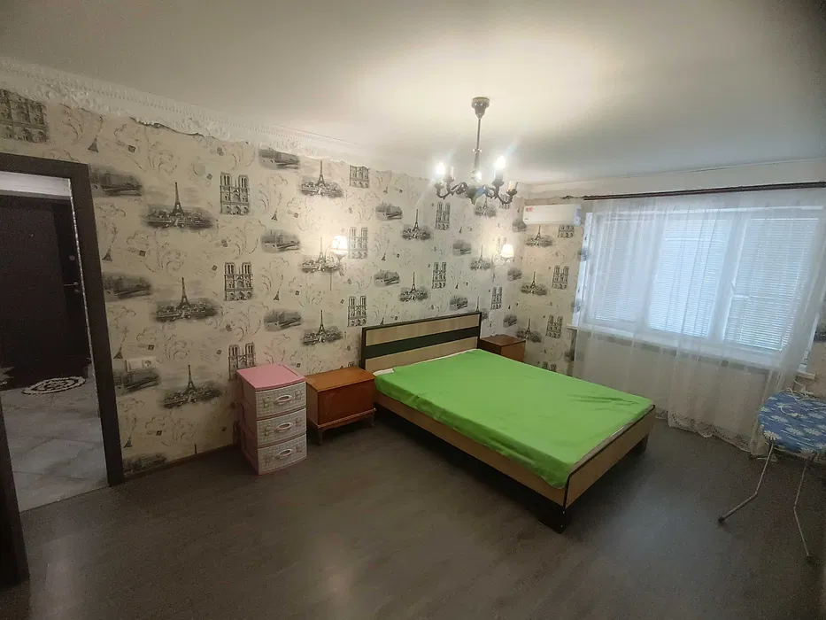 продам 3 кімнатну квартиру на 1 поверсі із СВІЖИМ ЄВРОРЕМОНТОМ БІЛЯ БАСЕЙНУ!