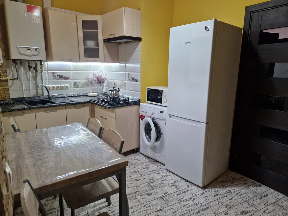 Вільно з 19.10. Житло подобово, Апартаменти в 5 хв від термальних б