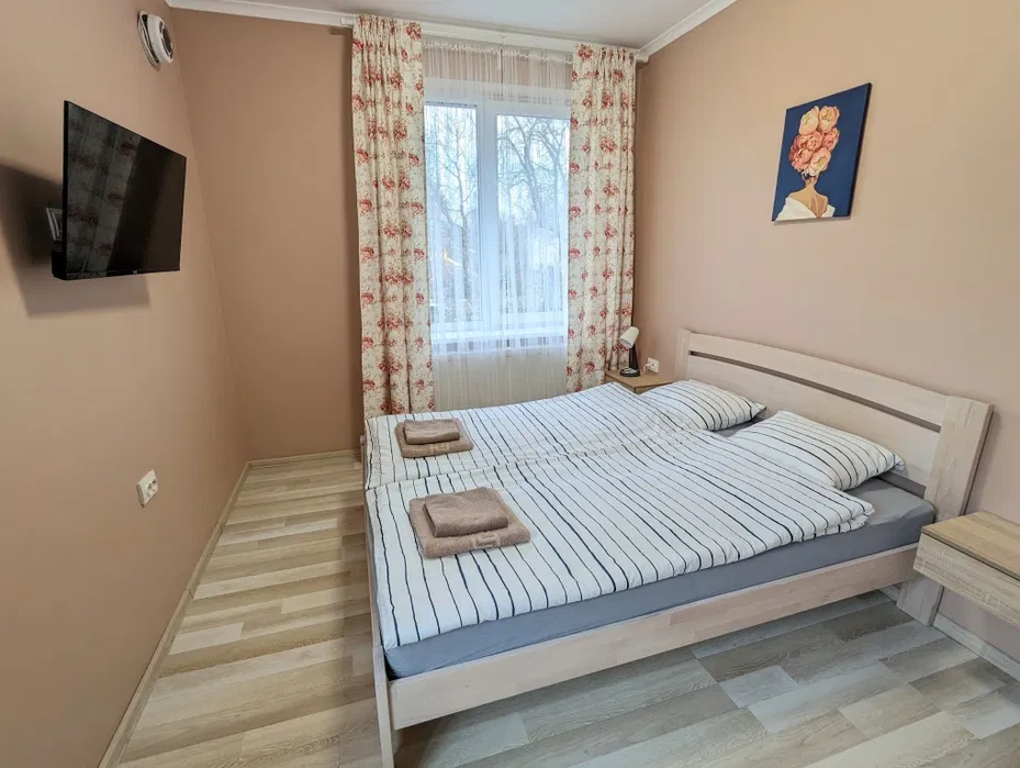 Житло подобово апартамент 7 хв. від басейну