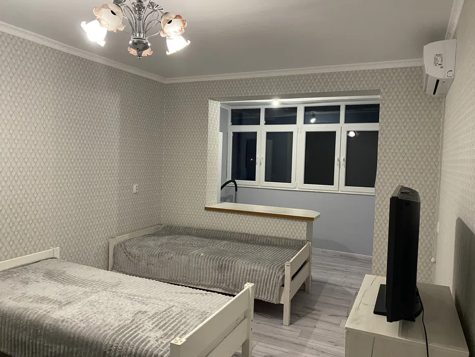 Здається квартира біля басейна!