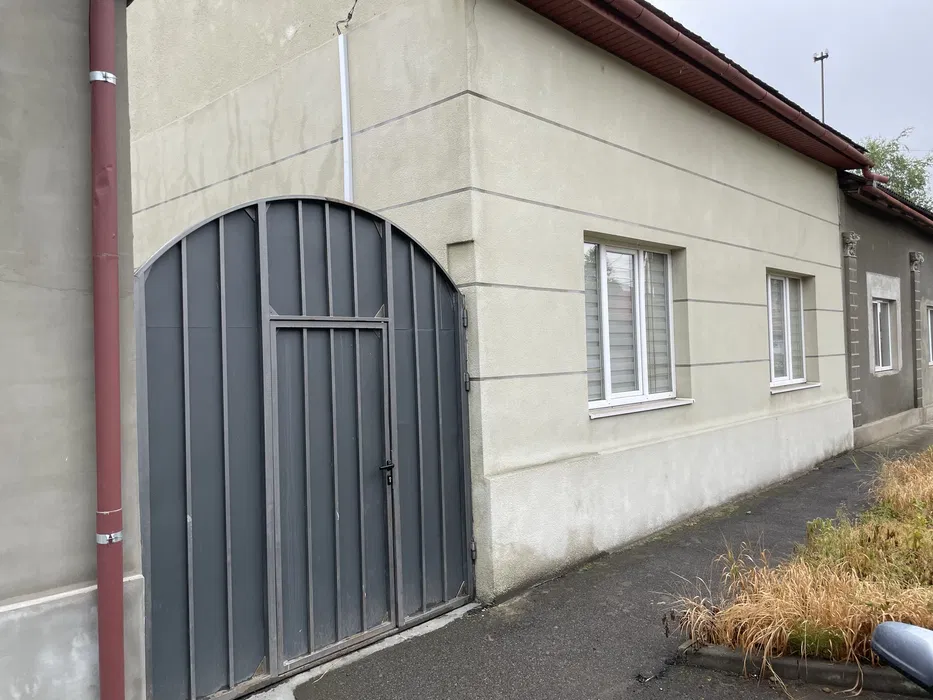 ЗакарпатБереговеНайніжнішийБудин/42-метриЦентрПоручВсе