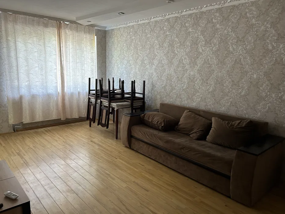 Квартира на тривалий термін проживання