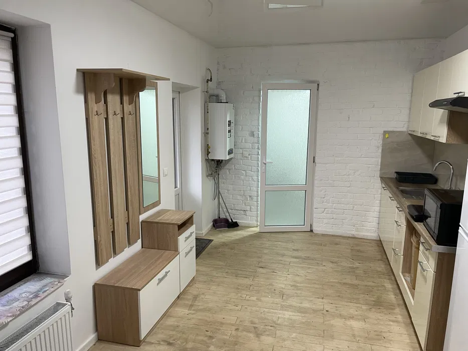 ЗакарпатБереговеНайніжнішийБудин/42-метриЦентрПоручВсе