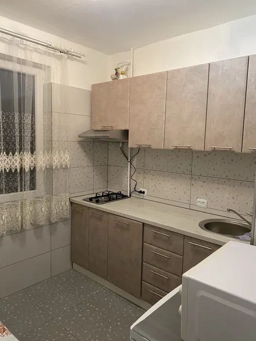 Здається квартира біля басейна!