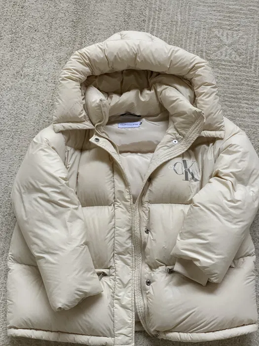 Зимова куртка Calvin Klein розмір М