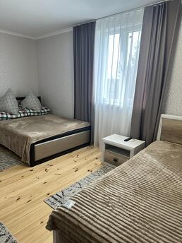 БУДИНОК 3 хв. БІЛЯ ТЕРМАЛЬНИХ БАСЕЙНІВ