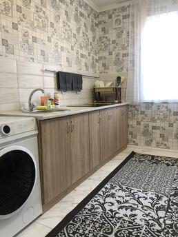 БУДИНОК 3 хв. БІЛЯ ТЕРМАЛЬНИХ БАСЕЙНІВ