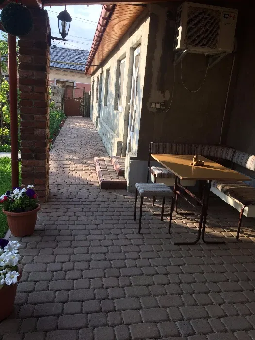 Подобово однокімнатний будинок