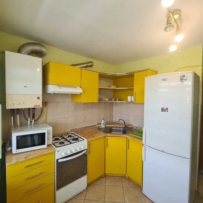 Люкс апартаменти біля басейну в місті Берегове.