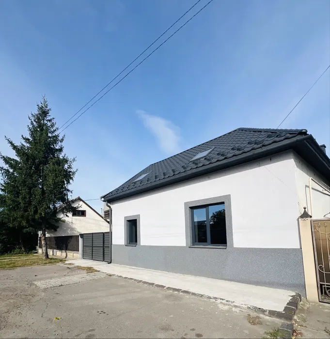 Продаж будинку з сучасним ремонтом в м. Берегове в хорошому районі!