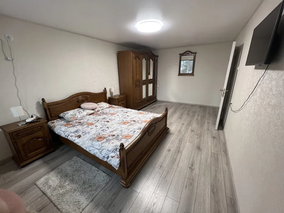 Подобово! Квартира 3-х кімнатна!Біля термальних басейнів.