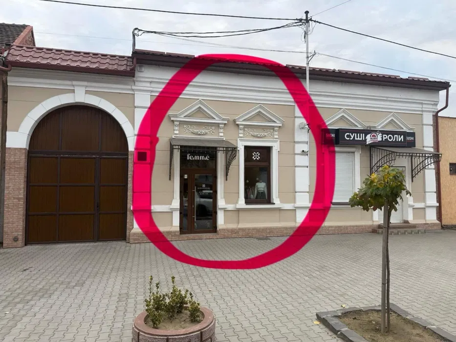 Здаєть в оренду комерційне приміщення в центрі міста Берегова