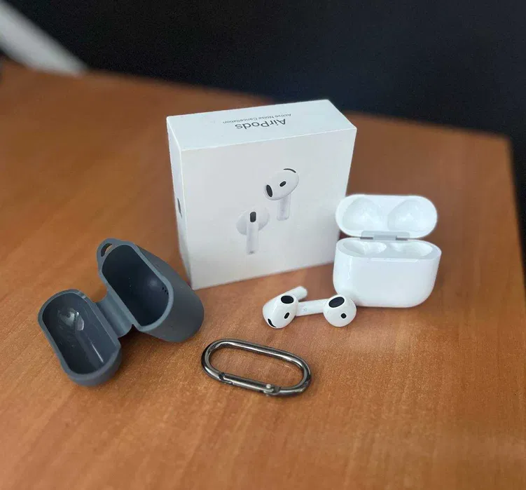 Навушники Apple AirPods 4 with Active Noise Cancellation (MXP93)