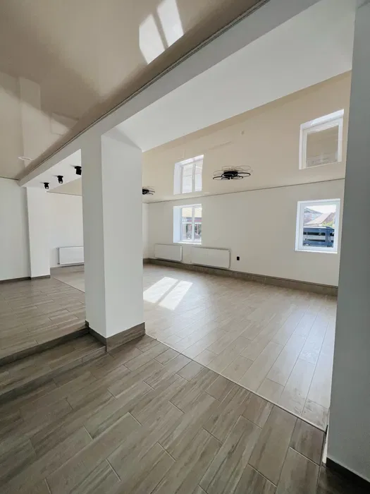 Продаж будинку з сучасним ремонтом в м. Берегове в хорошому районі!