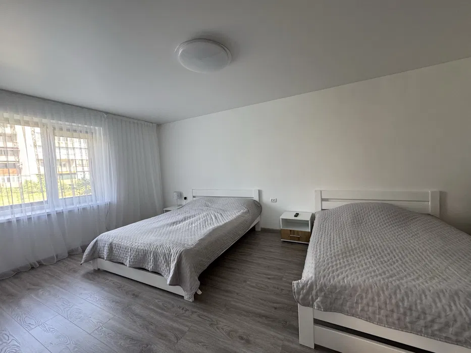 Оренда однокімнатної квартири біля басейну подобово вільно з 30 жовтн