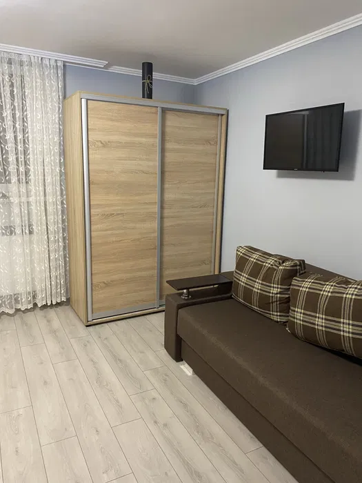 Дом подобово дві кімнати вана, кухня, санвузол