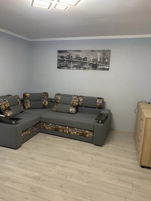 Дом подобово дві кімнати вана, кухня, санвузол