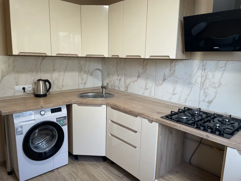 Здається квартира подобово в м.Берегово біля державного басейну