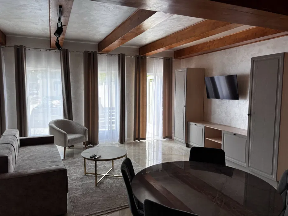 Апартаменти / житло подобово * complex 88* 2хв. пішки від Жайворонку