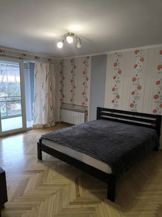 Квартира подобово 1 хв від басейна