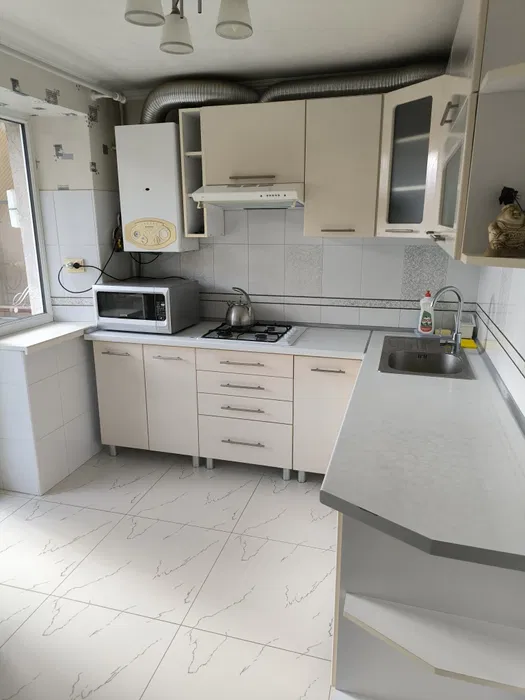 Квартира подобово 1 хв від басейна